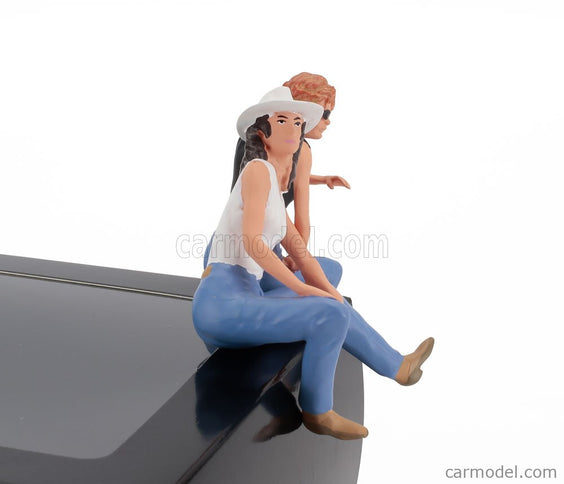 Figures Set 2X Girl- Car Not Included 1:18 KK Scale rôzne farby