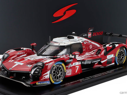 Toyota GR010 3.5L V6 Team Gazoo Racing N°7 5. Miesto 24h Le Mans 2025 Mike Conway - Kamui Kobayashi - Nyck De Vries 1:18 Spark Model červená biela čierna