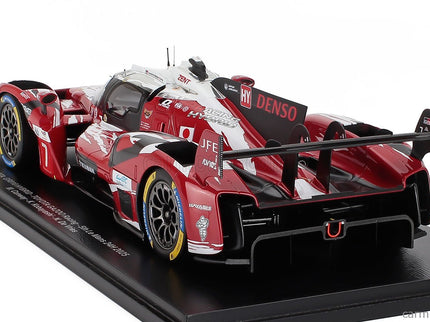 Toyota GR010 3.5L V6 Team Gazoo Racing N°7 5. Miesto 24h Le Mans 2025 Mike Conway - Kamui Kobayashi - Nyck De Vries 1:18 Spark Model červená biela čierna