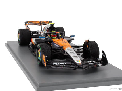 Mclaren F1 MCL39 Team Mclaren N°4 Majster Sveta Víťaz Silverstone British GP 2025 Lando Norris 1:18 Spark Model oranžová chrómová čierna