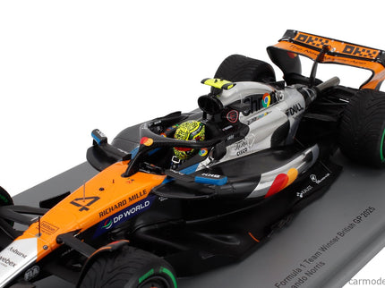 Mclaren F1 MCL39 Team Mclaren N°4 Majster Sveta Víťaz Silverstone British GP 2025 Lando Norris 1:18 Spark Model oranžová chrómová čierna