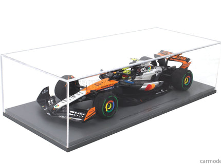 Mclaren F1 MCL39 Team Mclaren N°4 Majster Sveta Víťaz Silverstone British GP 2025 Lando Norris 1:18 Spark Model oranžová chrómová čierna