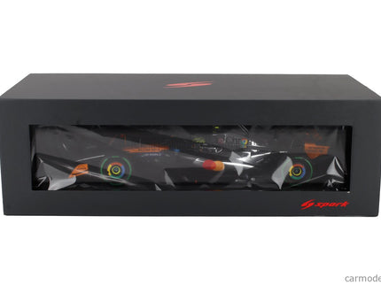 Mclaren F1 MCL39 Team Mclaren N°4 Majster Sveta Víťaz Silverstone British GP 2025 Lando Norris 1:18 Spark Model oranžová chrómová čierna