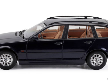 BMW 3-SERIES (E46) Touring SW Station Wagon 1999 1:18 KK Scale modrá