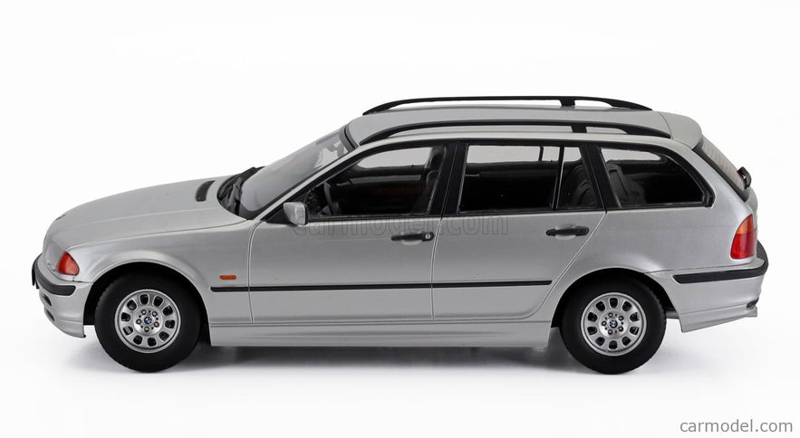 BMW 3-SERIES (E46) Touring SW Station Wagon 1999 1:18 KK Scale strieborná