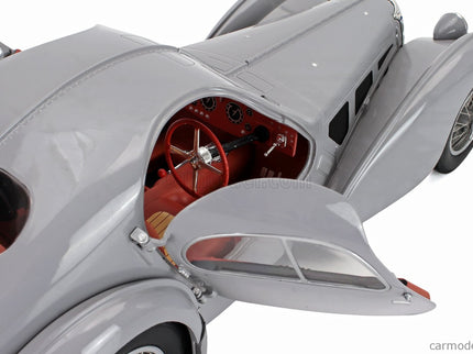 Bugatti Type 57SC Atlantic 1937 1:18 Solido matná strieborná