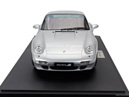 Porsche 911 993 Carrera 4S Coupe 1995 1:8 GT Spirit strieborná