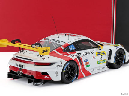 Porsche 911 992 GT3 R Team Herberth Motorsport N°5 24h Nurburgring 2024 Robert Renauer - Vincent Kolb - Dennis Olsen - Matt Campbell 1:18 IXO Models biela červená
