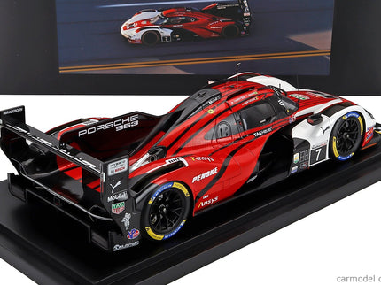 Porsche 963 9RD 4.6L Turbo V8 Team Porsche Penske Motorsport N°7 Víťaz IMSA 24h Daytona 2025 Felipe Nasr - Nick Tandy - Laurens Vanthoor 1:18 Spark Model biela červená