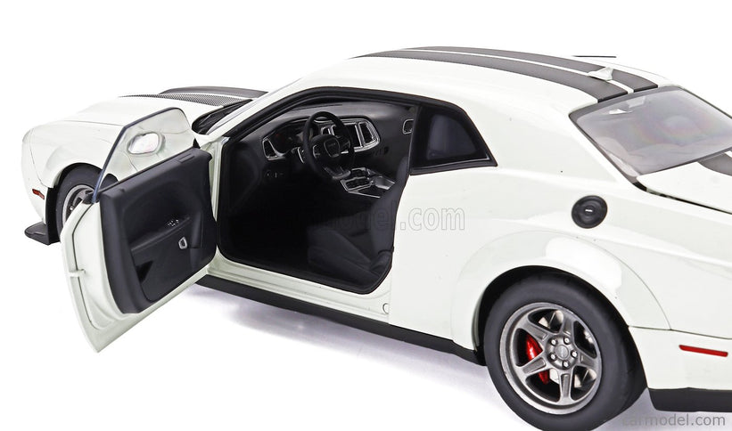 Dodge Challenger Srt Super Stock Coupe 2023 1:18 AUTOart biela
