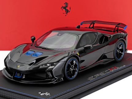 FERRARI | SF90 XX STRADALE 2024 - CON VETRINA - WITH SHOWCASE | NERO DAYTONA - BLACK BLUE