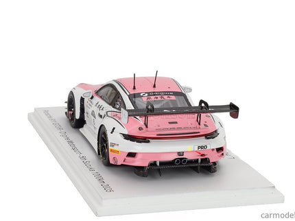Porsche 911 992 GT3 R Team Origine Motorsport N°6 5. Miesto 1000km Suzuka 2025 Laurin Heinrich - Alessio Picariello - Bastian Buus 1:43 Spark Model biela ružová