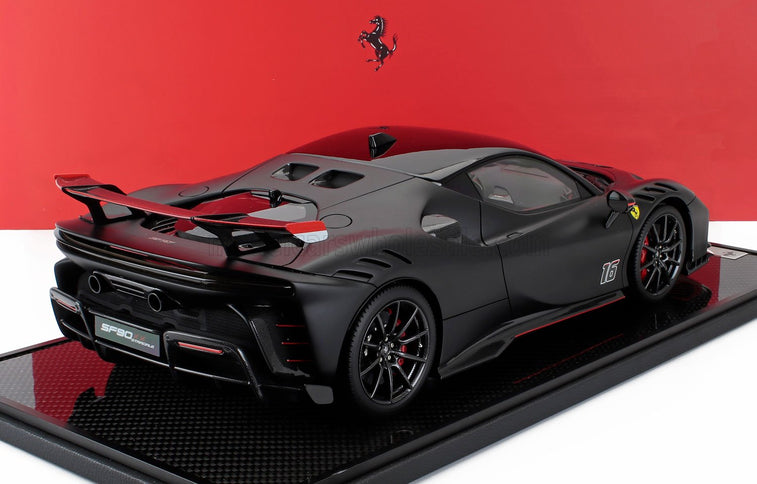 FERRARI | SF90 XX STRADALE N 16 PERSONAL CAR CHARLES LECLERC 2024 - CON VETRINA - WITH SHOWCASE | MATT BLACK RED