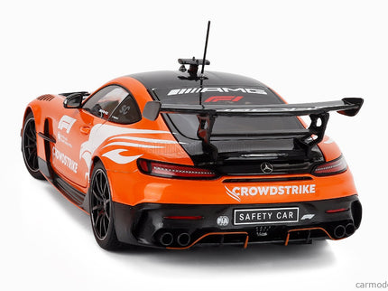 Mercedes Benz AMG GT V8 Black Series F1 Safety Car Crowdstrike British Silverstone GP 2025 Bernd Maylander 1:18 Minichamps oranžová biela čierna