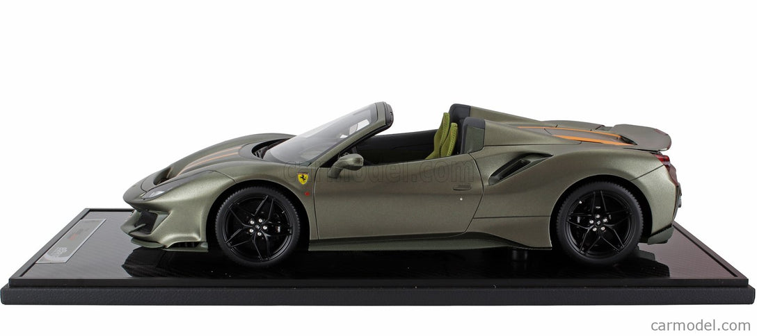 Ferrari 488 Pista Spider 2018 1:12 BBR Models zelená Manzoni - matná zelená žltá
