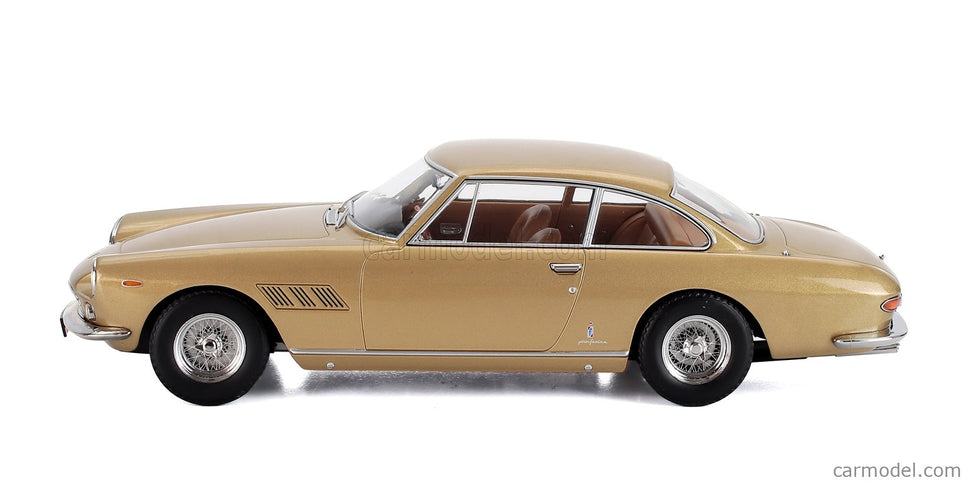 Ferrari 330GT 2+2 1964 1:18 KK Scale zlatá metalická