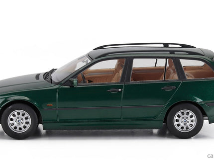 BMW 3-SERIES (E46) Touring SW Station Wagon 1999 1:18 KK Scale tmavozelená