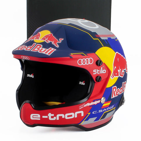 STILO | CASCO HELMET CARLOS SAINZ SR TEAM AUDI RS Q E-TRON E2 SPORT N 204 WINNER RALLY DAKAR 2024 | BLUE RED YELLOW