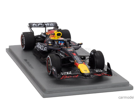 Red Bull F1 RB21 Team Oracle Red Bull Racing N°1 Víťaz Las Vegas USA GP With Pit Board 2025 Max Verstappen 1:43 Spark Model modrá žltá červená
