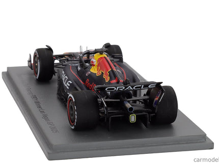 Red Bull F1 RB21 Team Oracle Red Bull Racing N°1 Víťaz Las Vegas USA GP With Pit Board 2025 Max Verstappen 1:43 Spark Model modrá žltá červená