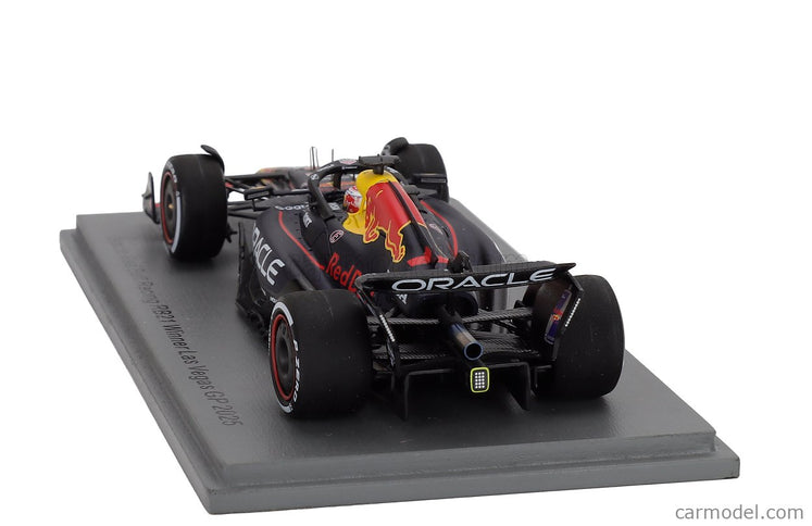Red Bull F1 RB21 Team Oracle Red Bull Racing N°1 Víťaz Las Vegas USA GP With Pit Board 2025 Max Verstappen 1:43 Spark Model modrá žltá červená