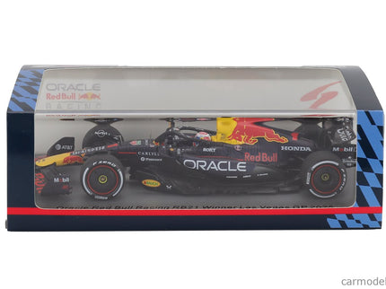Red Bull F1 RB21 Team Oracle Red Bull Racing N°1 Víťaz Las Vegas USA GP With Pit Board 2025 Max Verstappen 1:43 Spark Model modrá žltá červená
