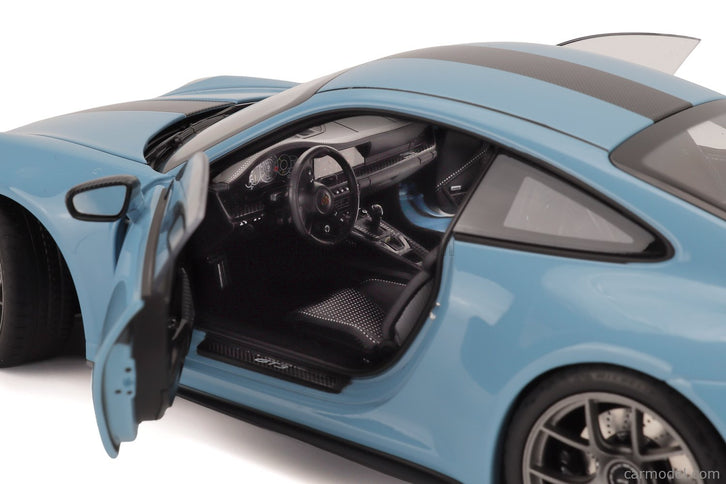 Porsche 911 992 GT3 Weissach Package Coupe 2025 1:18 Norev svetlomodrá