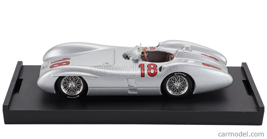 Mercedes Benz F1 W196C N°18 Majster Sveta Sezóna 1954 Juan Manuel Fangio 1:43 Brumm strieborná