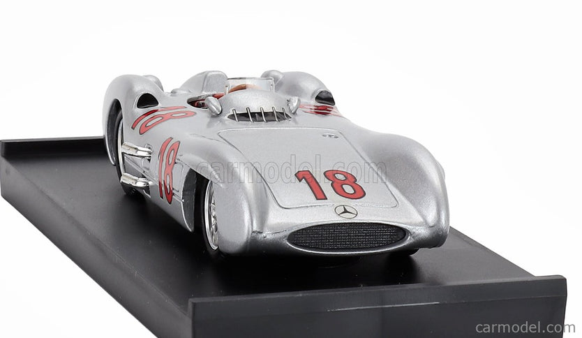 Mercedes Benz F1 W196C N°18 Majster Sveta Sezóna 1954 Juan Manuel Fangio 1:43 Brumm strieborná