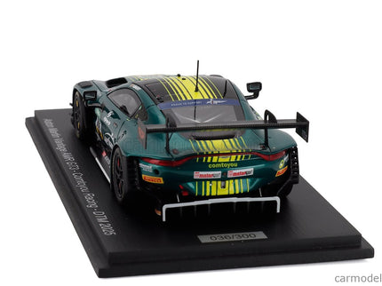 ASTON MARTIN Vantage Amr GT3 EVO 4.0L Turbo V8 Team Comtoyou Racing N°008 DTM Sezóna 2025 Nicolas Baert 1:43 Spark Model zelená metalická žltá
