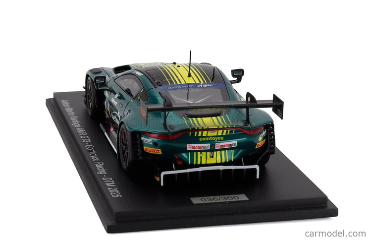 ASTON MARTIN Vantage Amr GT3 EVO 4.0L Turbo V8 Team Comtoyou Racing N°008 DTM Sezóna 2025 Nicolas Baert 1:43 Spark Model zelená metalická žltá