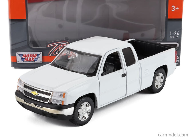 Chevrolet Silverado 1500 Pick-UP 2006 1:25 Motor Max biela