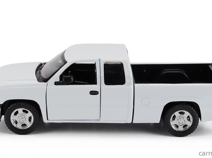 Chevrolet Silverado 1500 Pick-UP 2006 1:25 Motor Max biela