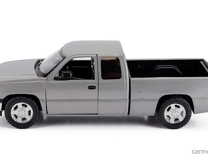 Chevrolet Silverado 1500 Pick-UP 2006 1:25 Motor Max sivá