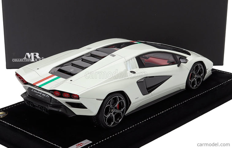 Lamborghini Countach Lpi 800-4 Italian Livery 2021 1:18 MR Models biela Italian Flag