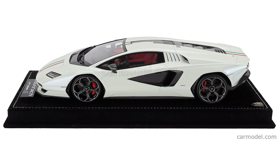 Lamborghini Countach Lpi 800-4 Italian Livery 2021 1:18 MR Models biela Italian Flag