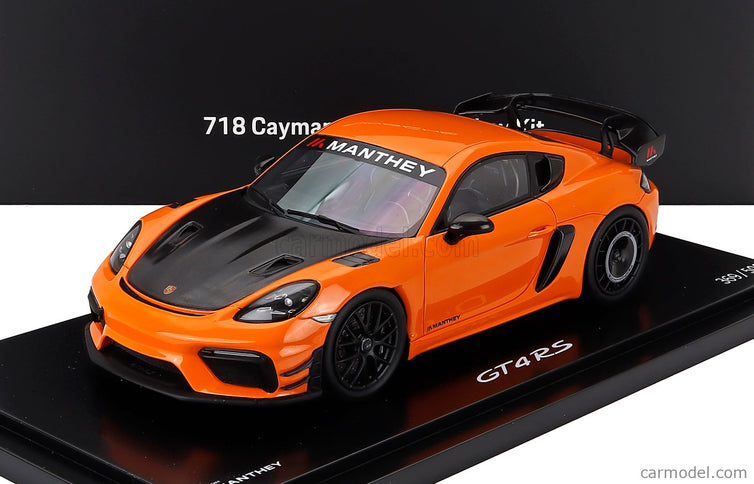 Porsche 718 (982) Cayman GT4 RS 2024 1:18 Spark Model Pastel oranžová čierna