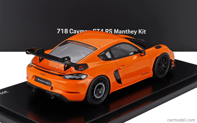 Porsche 718 (982) Cayman GT4 RS 2024 1:18 Spark Model Pastel oranžová čierna
