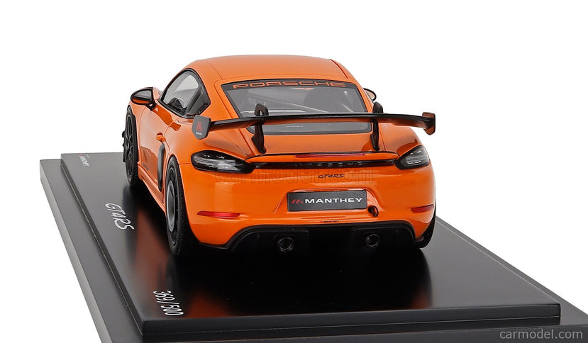 Porsche 718 (982) Cayman GT4 RS 2024 1:18 Spark Model Pastel oranžová čierna