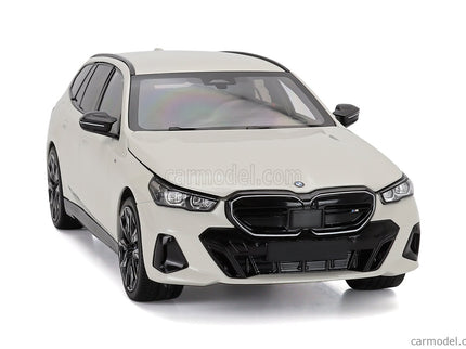 BMW 5-SERIES i5 M60 Touring (G61) SW Station Wagon 2024 1:18 Minichamps biela metalická