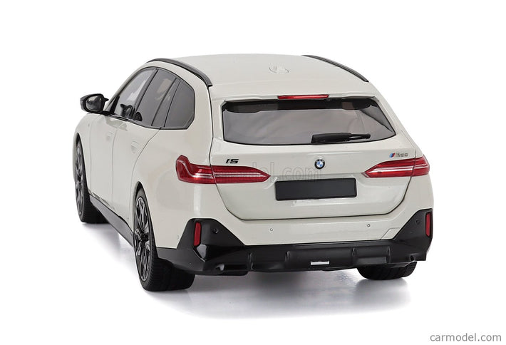 BMW 5-SERIES i5 M60 Touring (G61) SW Station Wagon 2024 1:18 Minichamps biela metalická