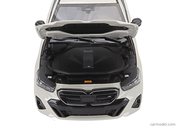 BMW 5-SERIES i5 M60 Touring (G61) SW Station Wagon 2024 1:18 Minichamps biela metalická