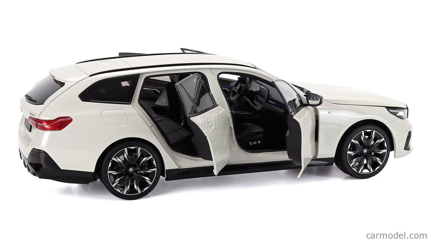 BMW 5-SERIES i5 M60 Touring (G61) SW Station Wagon 2024 1:18 Minichamps biela metalická