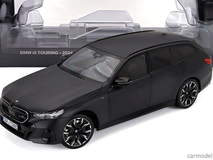 BMW 5-SERIES i5 M60 Touring (G99) SW Station Wagon 2024 1:18 Minichamps Frozen sivá