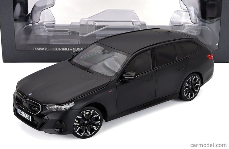 BMW 5-SERIES i5 M60 Touring (G99) SW Station Wagon 2024 1:18 Minichamps Frozen sivá