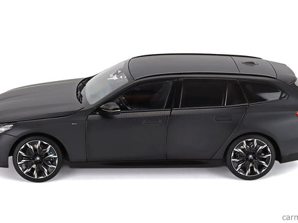 BMW 5-SERIES i5 M60 Touring (G99) SW Station Wagon 2024 1:18 Minichamps Frozen sivá