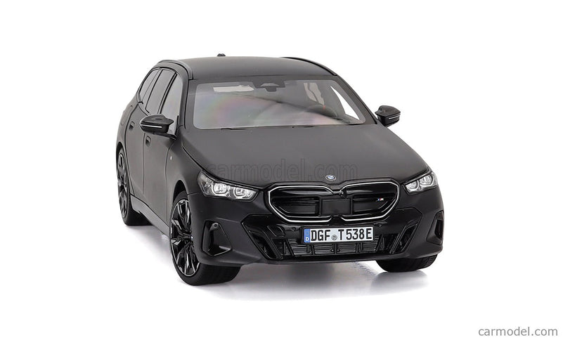 BMW 5-SERIES i5 M60 Touring (G99) SW Station Wagon 2024 1:18 Minichamps Frozen sivá