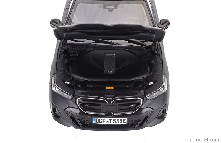BMW 5-SERIES i5 M60 Touring (G99) SW Station Wagon 2024 1:18 Minichamps Frozen sivá