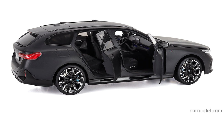 BMW 5-SERIES i5 M60 Touring (G99) SW Station Wagon 2024 1:18 Minichamps Frozen sivá
