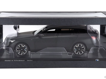 BMW 5-SERIES i5 M60 Touring (G99) SW Station Wagon 2024 1:18 Minichamps Frozen sivá